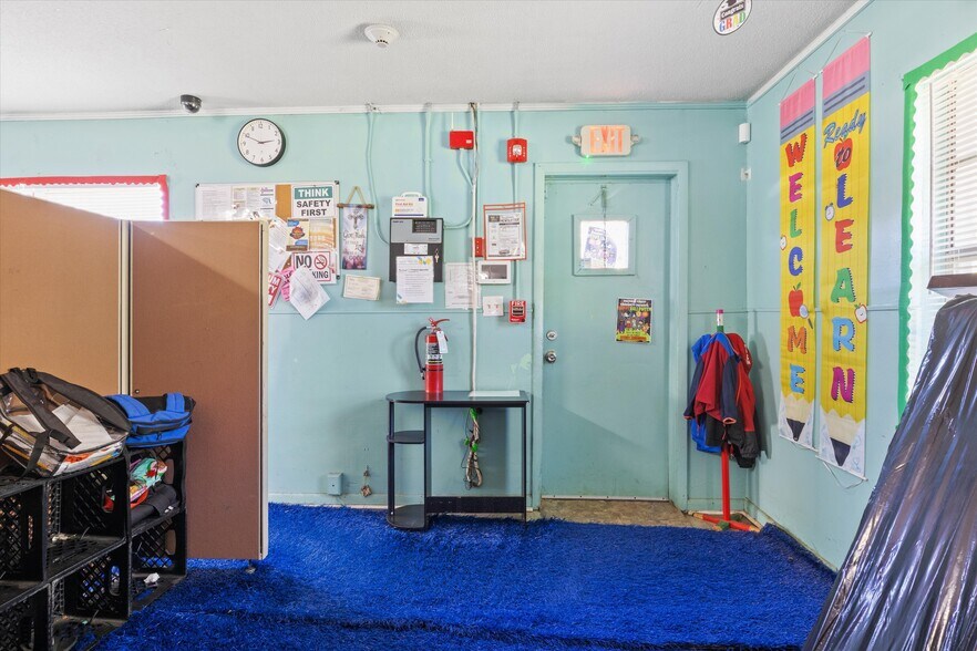 More Photos Of 327 S Adams St, Quincy Daycare Center For Sale