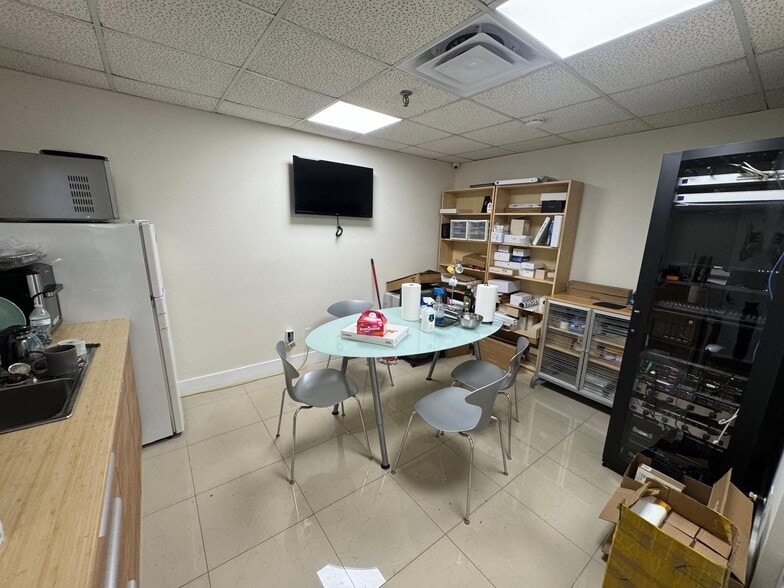 More Photos Of 6535-6545 NW 84th Ave, Miami Warehouse For Sale