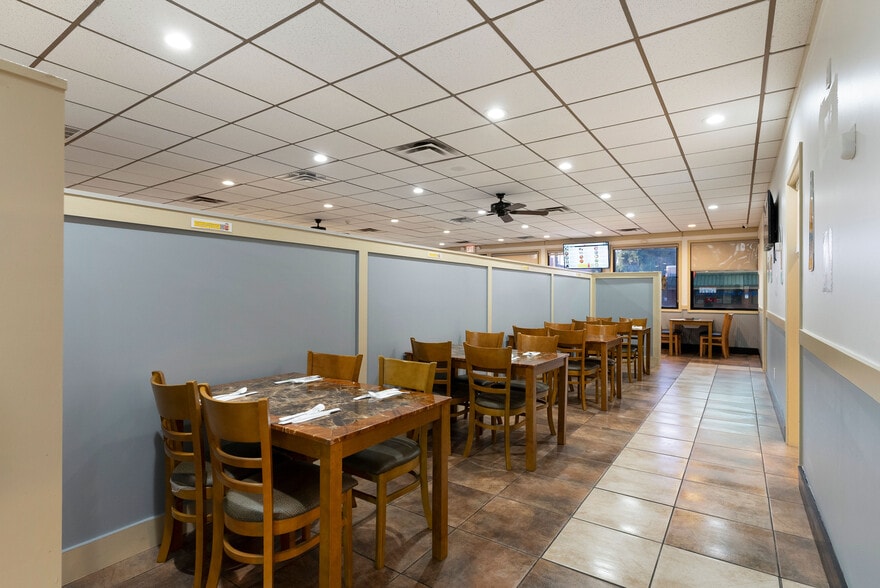 More Photos Of 140 E Felton Rd, Cartersville Restaurant For Sale