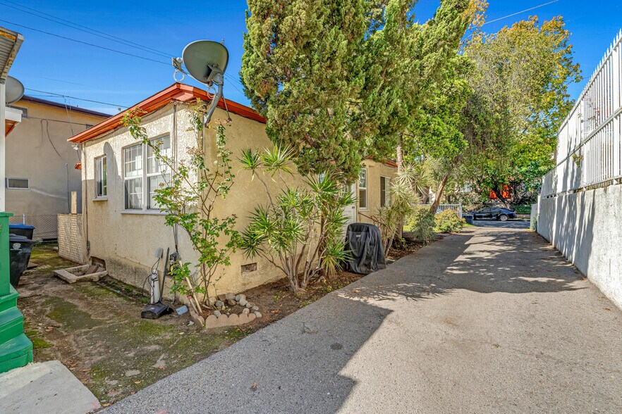 More Photos Of 1700 Grismer Ave, Burbank Apartments For Sale