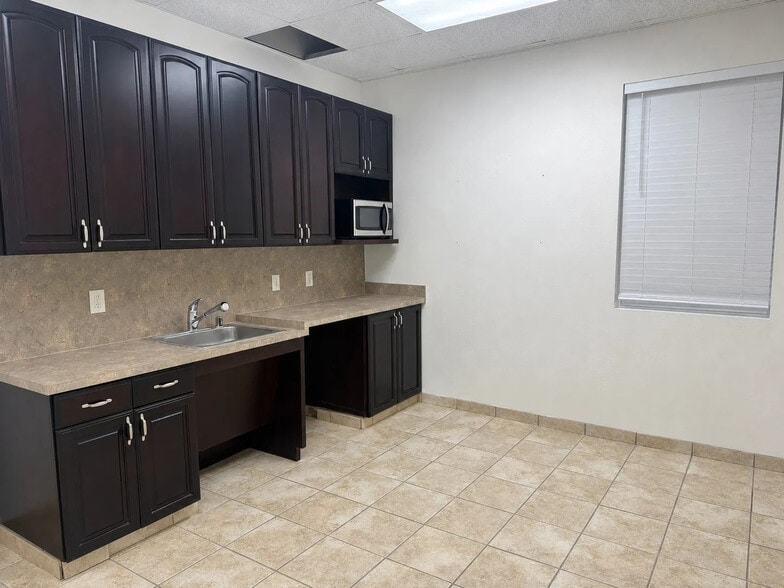 More Photos Of 4501 Merlot Ave, Grapevine Loft Creative Space For Lease