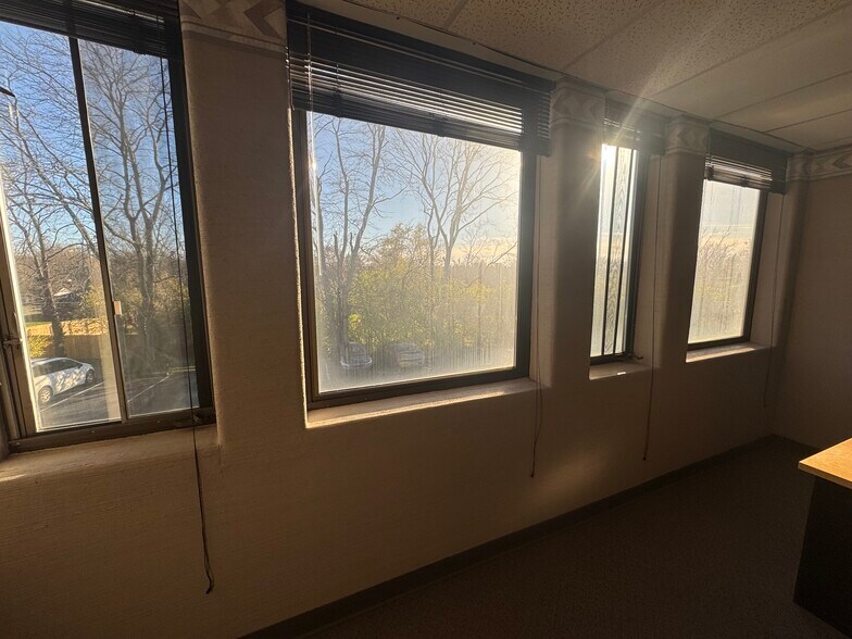 More Photos Of 7056 Corporate Way, Dayton Office For Lease