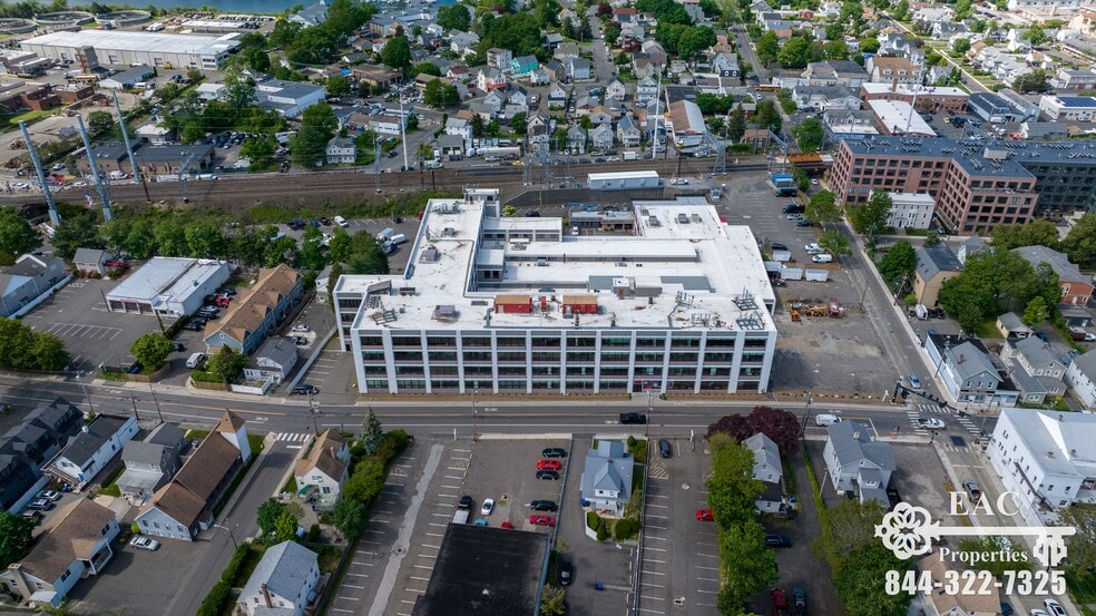 More Photos Of 25 Van Zant St, Norwalk Light Manufacturing For Lease
