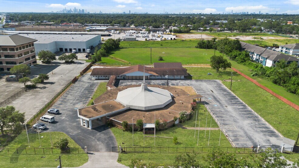 More Photos Of 513 W Rittenhouse Rd, Houston Religious Facility For Lease