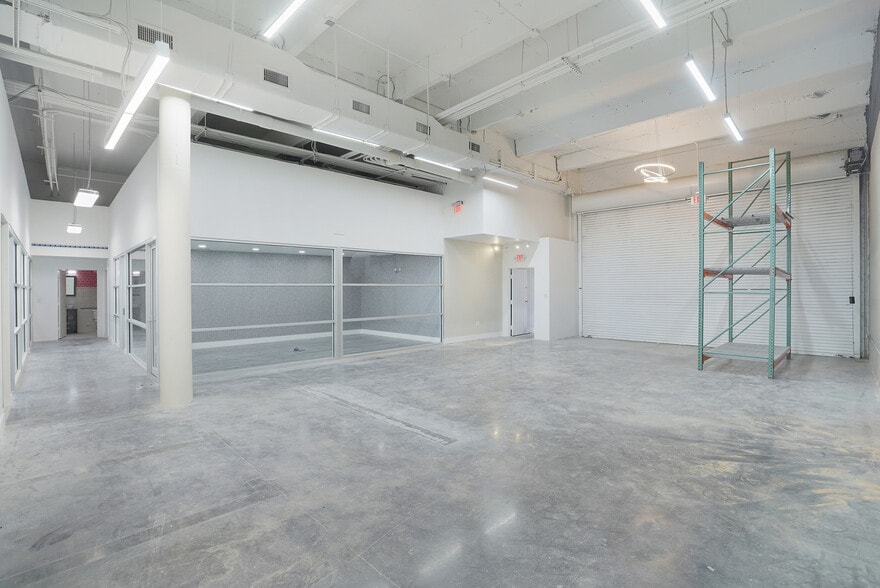 More Photos Of 10200 NW 25th St, Doral Light Distribution For Sale