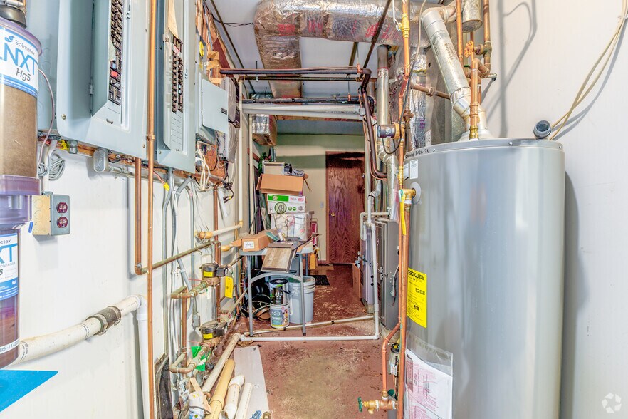 More Photos Of 200-202 S Cherry St, Wittenberg Medical For Sale