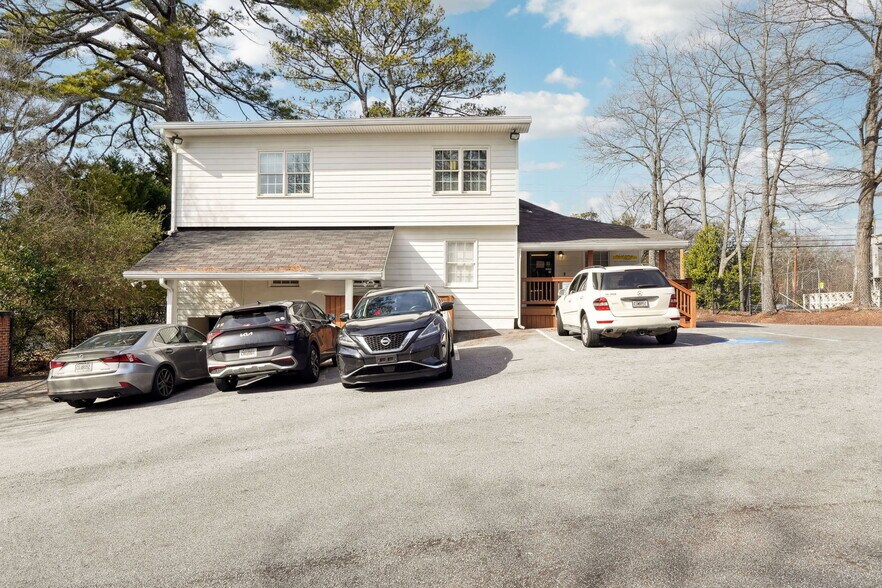 More Photos Of 1137 Alpharetta St, Roswell Office Residential For Lease