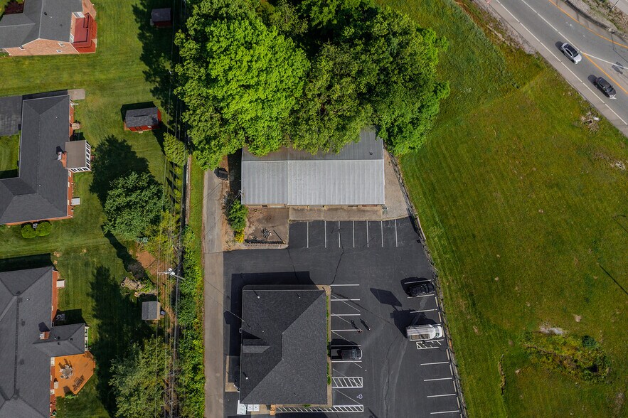 More Photos Of 654 Versailles Rd, Frankfort Showroom For Sale