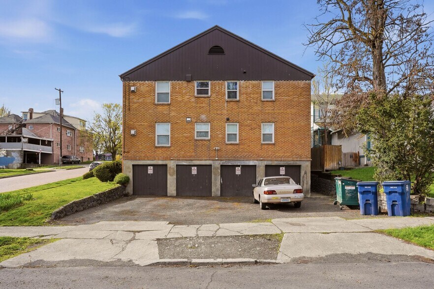 More Photos Of 104 S Oak St, Spokane Apartments For Sale