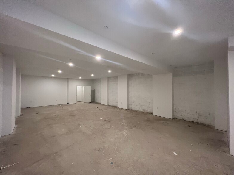 More Photos Of 250 Manhattan Ave, Brooklyn Apartments For Sale