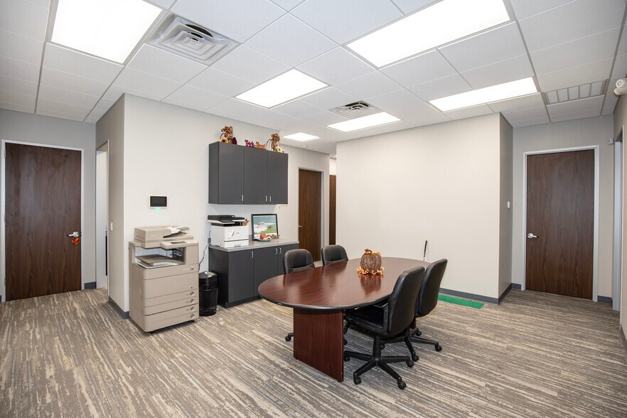 More Photos Of 2605 Columbia Memorial Pky, Kemah Office For Lease