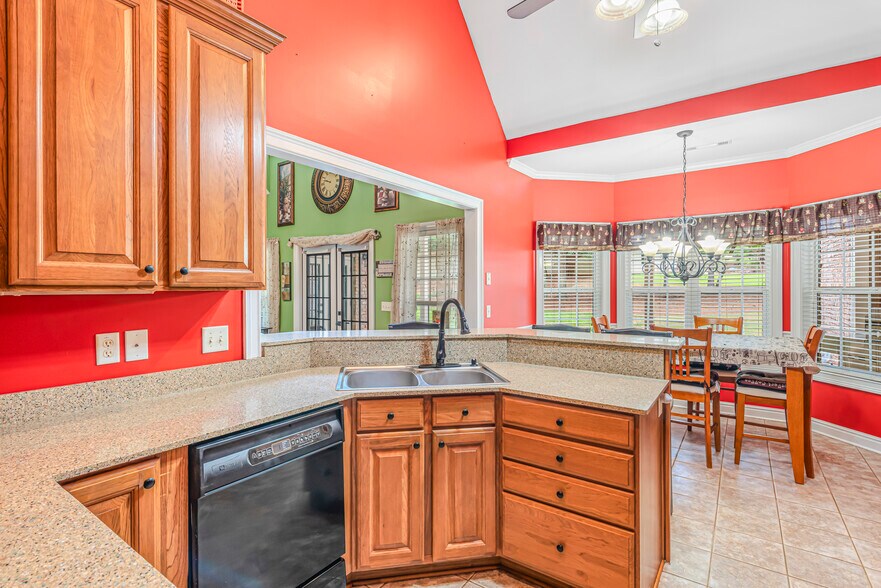 More Photos Of 170 St Gabriel Way, Fayetteville Light Manufacturing For Sale