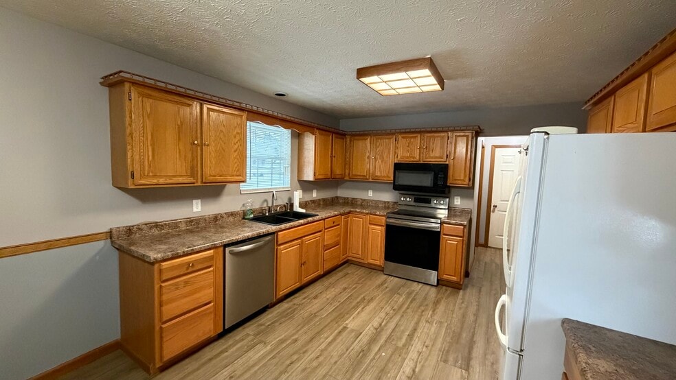 More Photos Of 11233 Lagrange Rd, Elyria Specialty For Sale