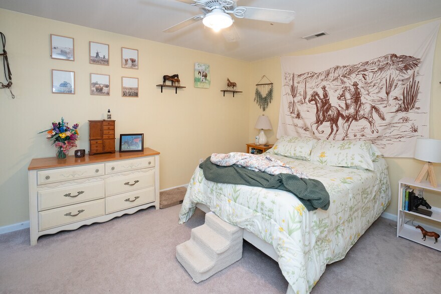 More Photos Of 596 Busha Hwy, Marysville Bar For Sale