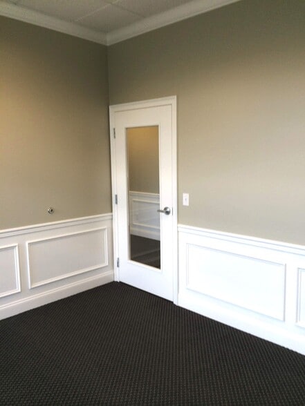 More Photos Of 31320 solon Rd, Solon Office For Sale