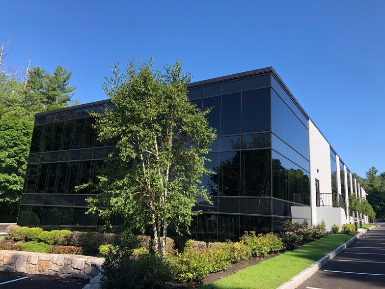 More Photos Of 4 Northeastern Blvd, Salem Office For Lease