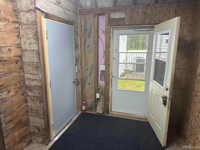 More Photos Of 19283 US Highway 41 W, Champion Light Manufacturing For Sale