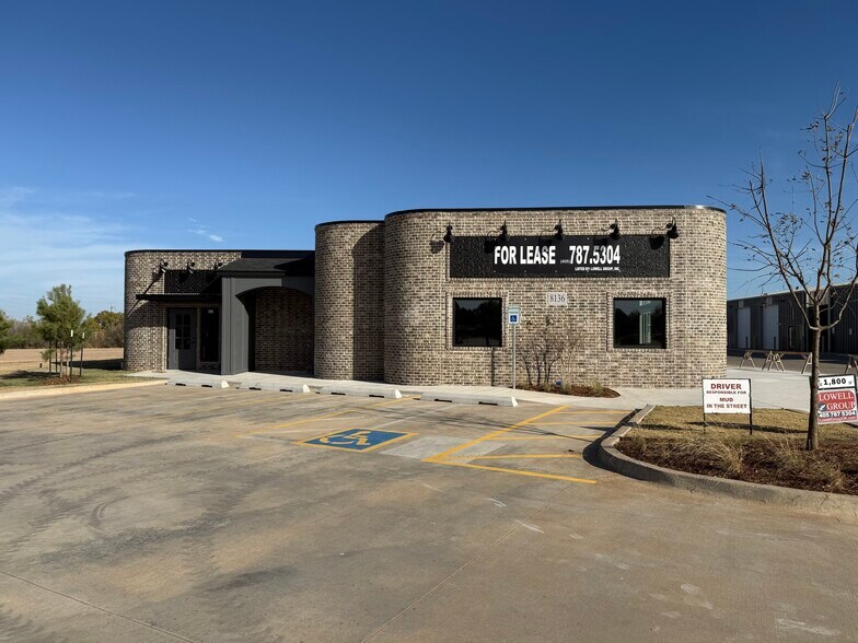 More Photos Of 8136 Silver Crossing, Oklahoma City Warehouse For Lease