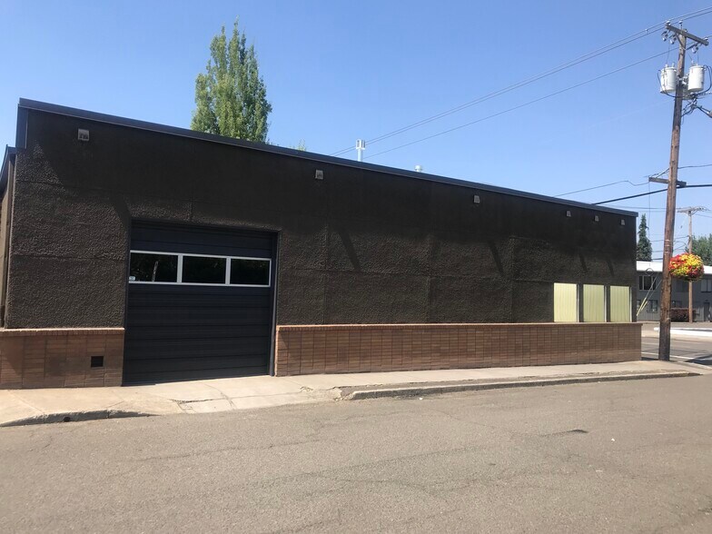 Primary Photo Of 290 Young St, Woodburn Warehouse For Lease