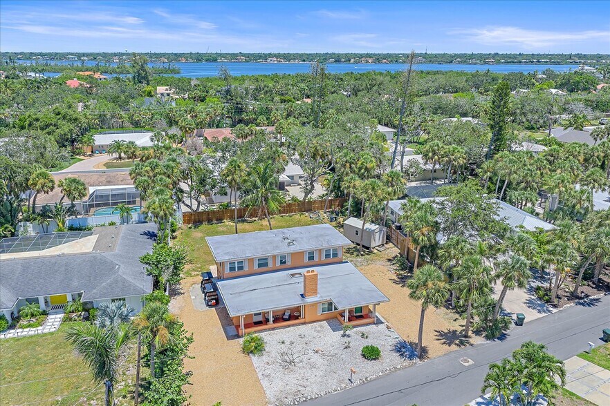 More Photos Of 4859 Commonwealth Dr, Siesta Key Apartments For Sale