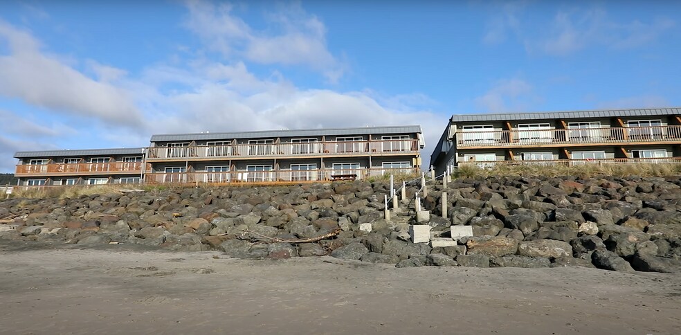 More Photos Of 101 NW 11th Ave, Rockaway Beach Hotel For Sale