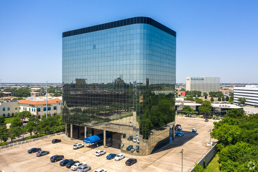 Primary Photo Of 1349 Empire Central Dr, Dallas Medical For Lease