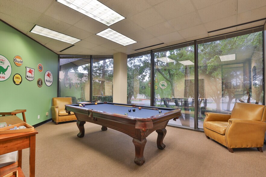 More Photos Of 12727 Featherwood Dr, Houston Medical For Sale