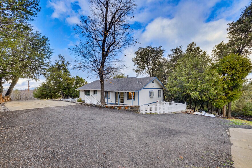 More Photos Of 17009 Iron Springs Rd, Julian Multifamily For Sale