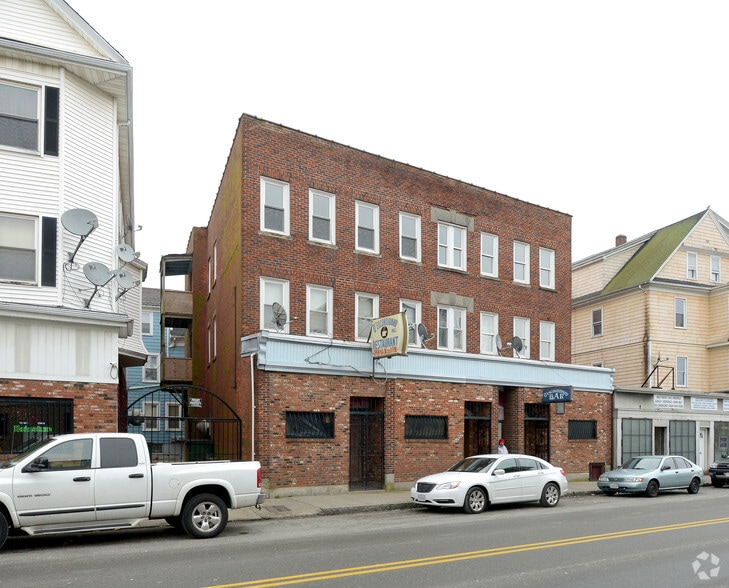 More Photos Of 110-114 County St, New Bedford Storefront Retail Residential For Sale