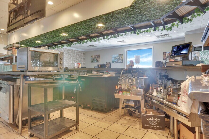 More Photos Of 1122 Hebron Rd, Heath Restaurant For Sale