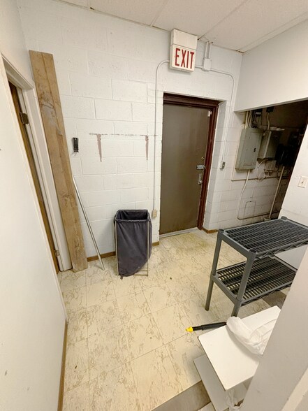 More Photos Of 27043-27107 Chardon Rd, Richmond Heights Unknown For Lease