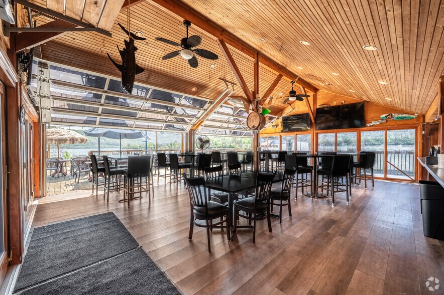 More Photos Of 30 12th St, Wellsburg Restaurant For Sale