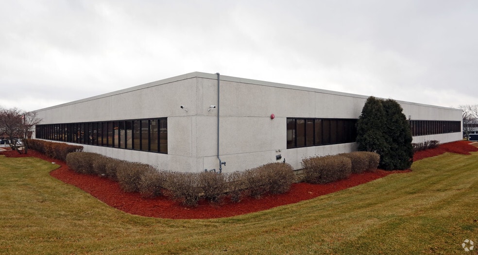 More Photos Of 2345 Pembroke Ave, Hoffman Estates Office For Lease