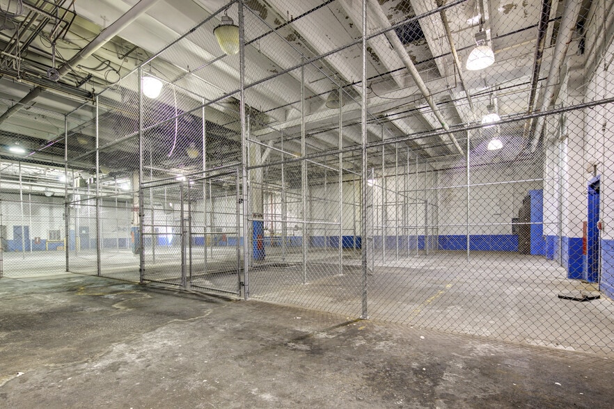 More Photos Of 3036 Gillespie St, Fayetteville Manufacturing For Lease