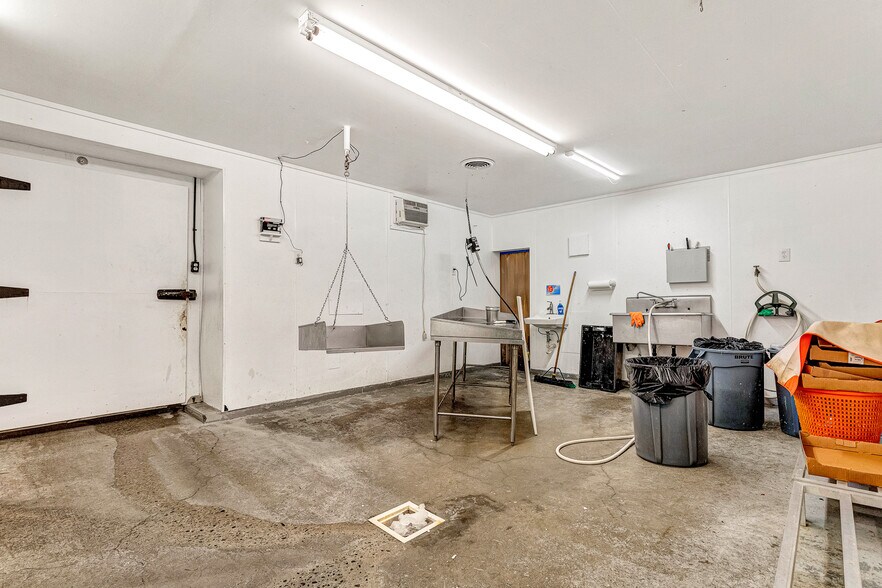 More Photos Of 1505 Brook Rd, Richmond Warehouse For Sale