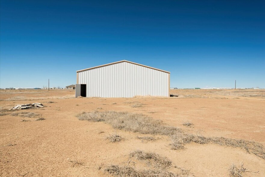 More Photos Of 20040 Grasslands Ln, Ordway Warehouse For Sale