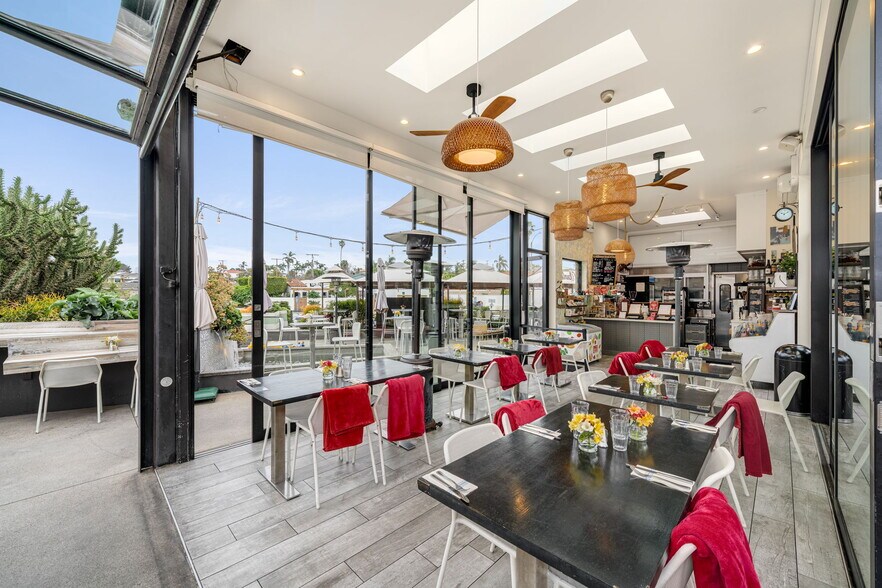 More Photos Of 335 Nieto Ave, Long Beach Restaurant For Sale