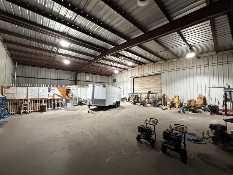 More Photos Of 7851 14th Ave, Sacramento Warehouse For Sale