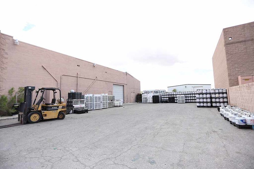 More Photos Of 4023 W Oquendo Rd, Las Vegas Warehouse For Sale
