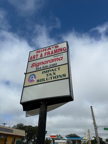 More Photos Of 6140 Hollywood Blvd, Pembroke Pines Storefront For Sale