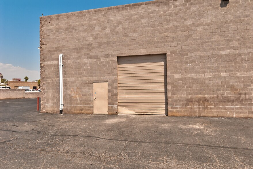 More Photos Of 4275 W Bell Dr, Las Vegas Light Manufacturing For Lease