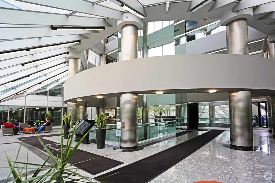 More Photos Of 1400 Old Country Rd, Westbury Office For Lease