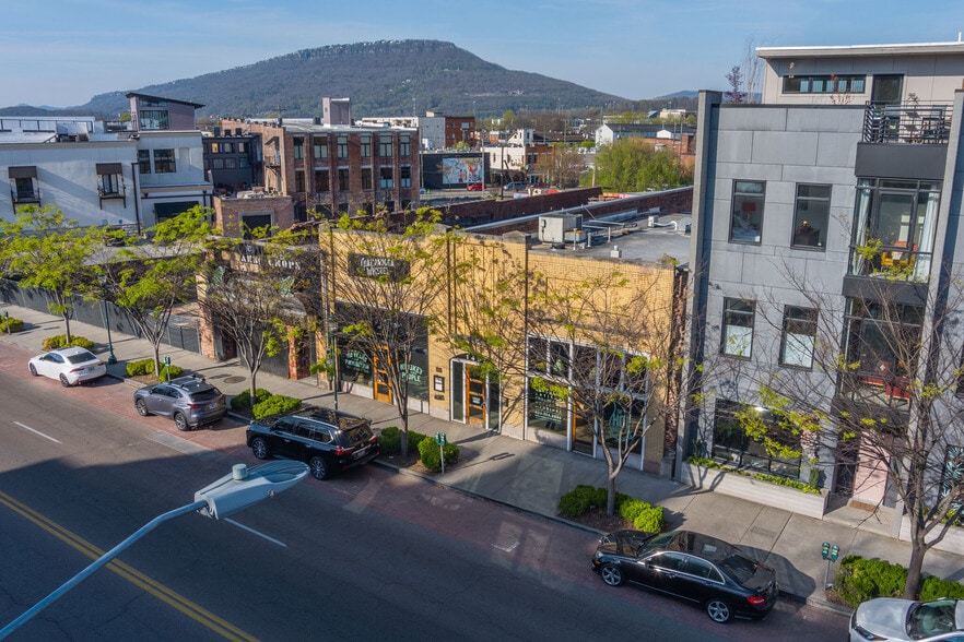 More Photos Of 1437 Market St, Chattanooga Storefront For Lease