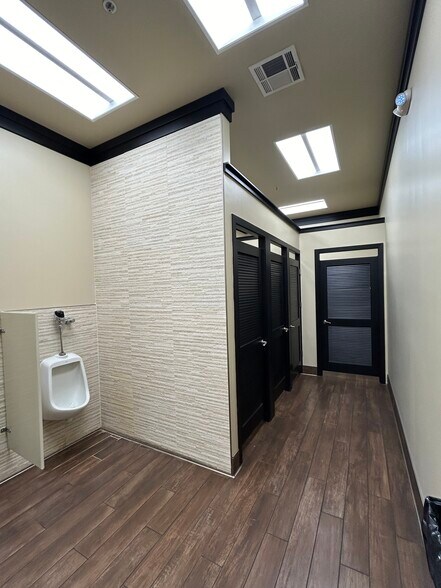 More Photos Of 5020 Franklin Dr, Pleasanton Research And Development For Lease