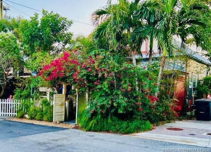 More Photos Of 3220 and 3224 NE Maple Ave, Jensen Beach Specialty For Sale