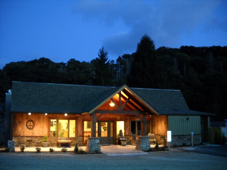 More Photos Of 444 S Beech Mountain Pky, Banner Elk Office For Sale