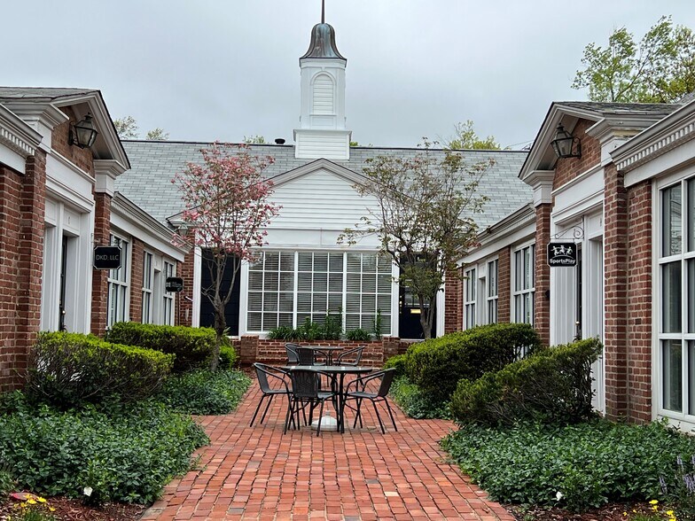 More Photos Of 8509-8515 Delmar Blvd, Saint Louis General Retail For Sale