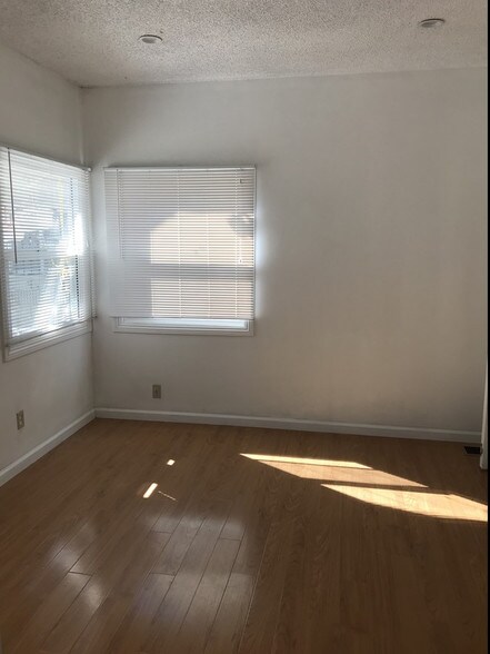 More Photos Of 208 N Coronado St, Los Angeles Apartments For Sale
