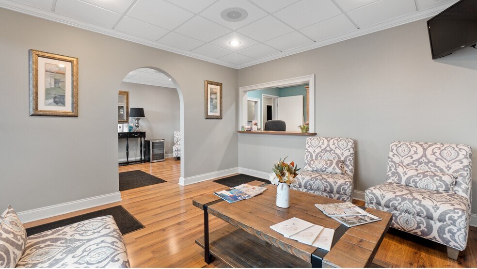 Primary Photo Of 922 E Jefferson St, Americus Medical For Lease