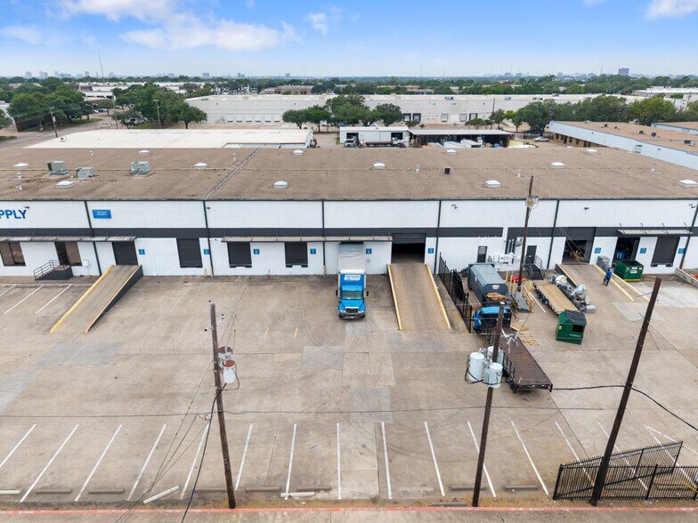 More Photos Of 10515-10537 Miller Rd, Dallas Distribution For Sale